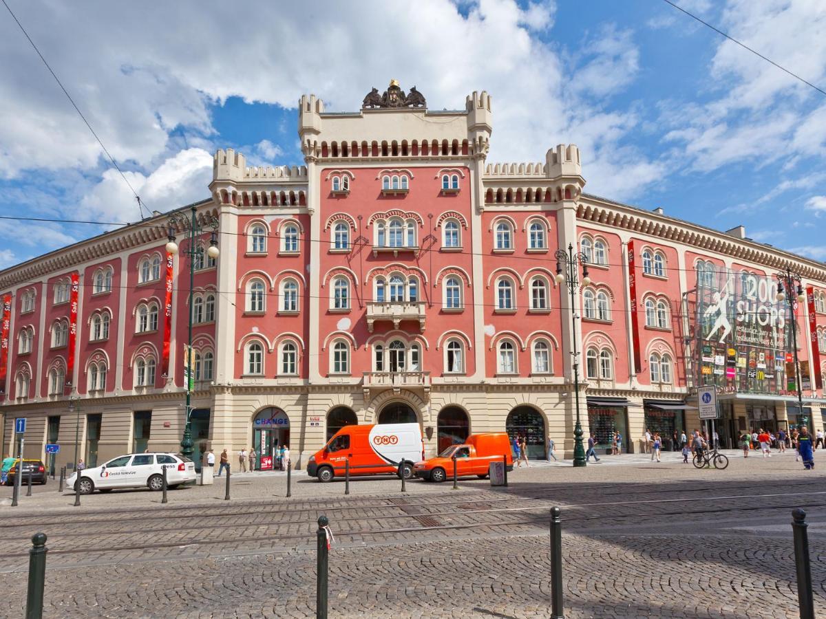 Lovely - Truhlarska * Prag